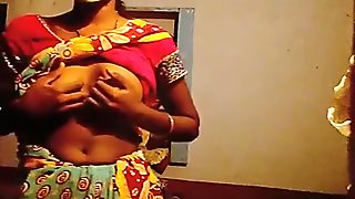 Amatööri intialainen vaimo boobs