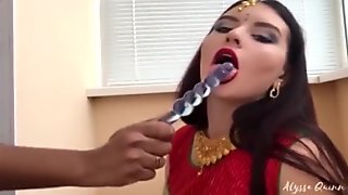 Vakre sexy hvite jentekjoler i indisk antrekk og suger pikk (3/3) cockcain eksklusiv video