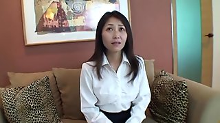 Japanilainen milf sihteeri haluaa seksiä töiden jälkeen